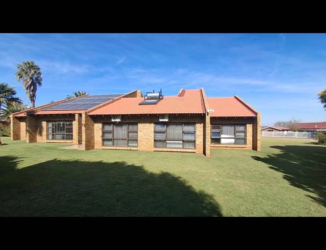 3 BEDROOM HOUSE FOR SALE IN MEYERHOF